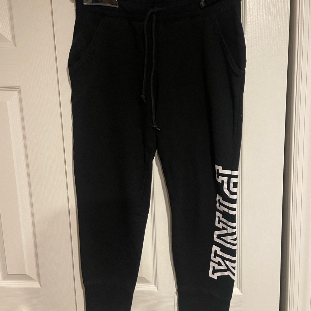 Victoria’s secrete pink logo jogger in black size lg.good condition.